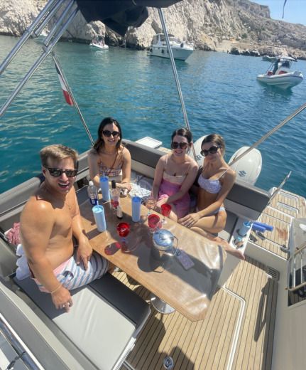 Marseille Motorboat Jeanneau Cap Camarat 9.0 Wa alt tag text