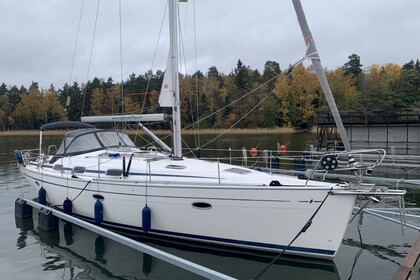 Hyra båt Segelbåt Bavaria 42 Cruiser Stockholm
