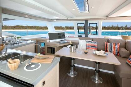 Location Catamaran Fountaine Pajot Lucia 40 Canet-en-Roussillon