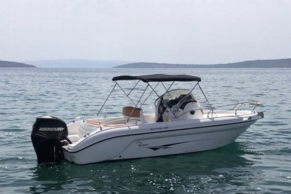 Hire Motorboat Ranieri Shadow 22 Hyères