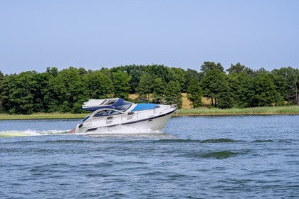 Rental Motorboat Miracul 30 HT Gizycko