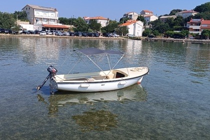 Verhuur Motorboot Boat without licence Elan 490 Rab