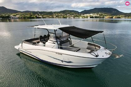 Location Bateau à moteur Jeanneau Cap Camarat 9.0 Cc Les Trois-Îlets