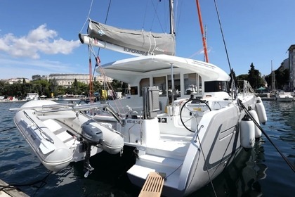 Charter Catamaran Excess Excess 12 - 4 + 2 cab. Trogir