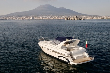 Hyra båt Motorbåt Fairline Fairline 43 targa Sorrento