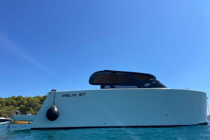 Charter Motorboat Felix 37 Felix 37 Makarska