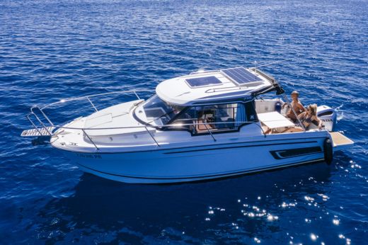 Motorboat Jeanneau Merry Fisher 795 boat plan