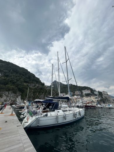 Neapel Sailboat Jeanneau Sun odyssey 40 alt tag text