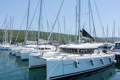 Charter Catamaran Lagoon-Bénéteau Lagoon 39 - 4 + 2 cab. Punat