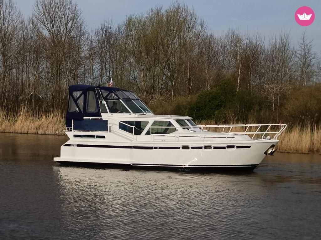 Charter Pedro Solano 33 Houseboat (2020) in Grou - Scansail