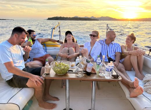 Antibes Motorboat FAIRLINE Targa 33 alt tag text