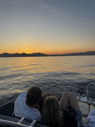 Cannes Motorboat Quicksilver Activ 875 Sundeck alt tag text