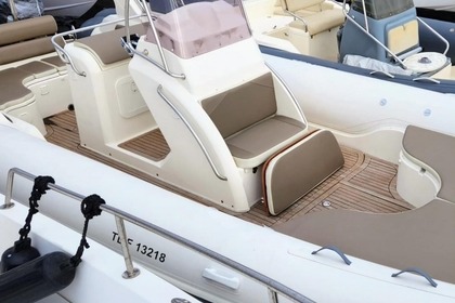 Hire Motorboat Nuova Jolly KING 820 Hyères