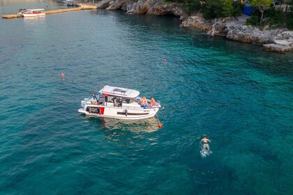 Rental Motorboat Jeanneau Merry fisher 895 Tivat