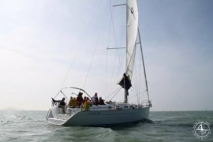 Charter Sailboat Beneteau Cyclades 43.4 La Rochelle