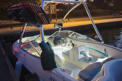 Verhuur Motorboot Four Winns Horizon Annecy