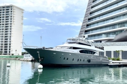 Location Yacht à moteur Azimut 31m Cancún