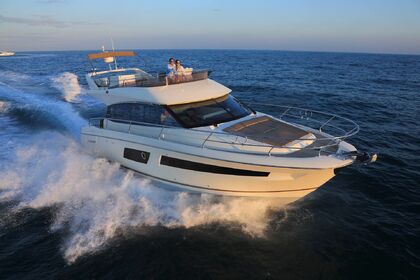 Hyra båt Motorbåt Prestige Jeanneau 450 Fly Taormina