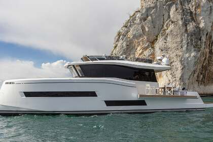 Verhuur Motorjacht pardo pardo endurance 60 Napels