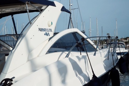 Rental Motorboat Absolute 41 sport cruiser Saint-Raphaël