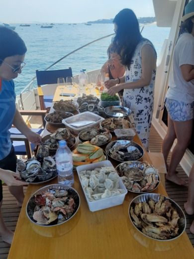 Arcachón Motorboat FOUNTAINE PAJOT HIGHLAND 35 alt tag text