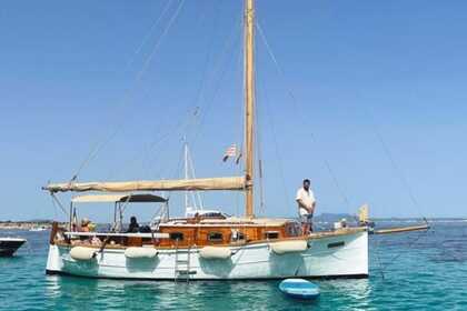 Hire Motorboat Bennassar Llaut Tradicional Palma de Mallorca