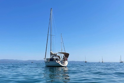 Hire Sailboat Beneteau First 305 La Seyne-sur-Mer
