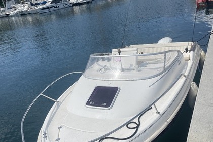 Hire Motorboat Jeanneau Leader 545 La Ciotat