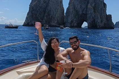 Hire Motorboat Gozzo Tirrenia Viveur Sorrento