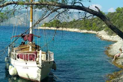 Verhuur Zeilboot Classic boat Leut Stari Grad