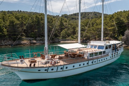 Hire Gulet Custom Gulet Brač