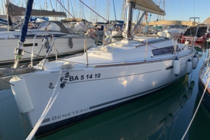 Location Voilier Beneteau Oceanis 31 Castelldefels