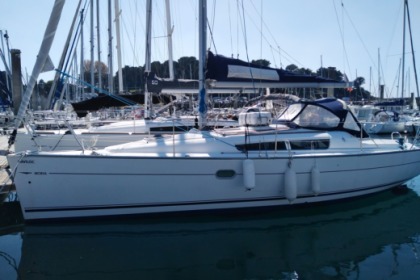 Noleggio Barca a vela Jeanneau Sun Odyssey 32 DL Saint-Malo