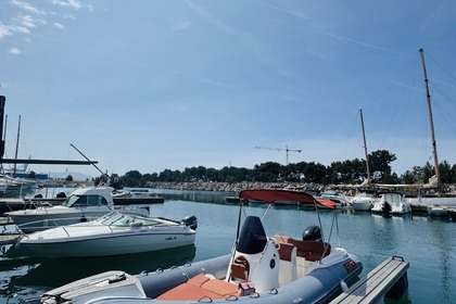 Rental Motorboat Sacs Marine Semi rigide L'Estaque