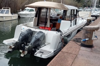 Location Bateau à moteur Jeanneau Merry Fisher 855 Cogolin