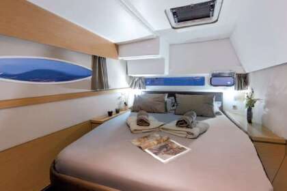 Hire Catamaran Fountaine Pajot Helia 44 Saint Vincent and the Grenadines