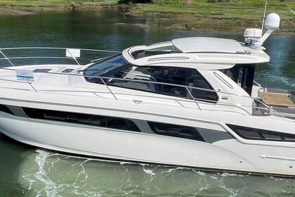 Charter Motor yacht Bavaria Bavaria Sport 400 Cannes