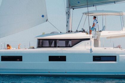 Charter Catamaran Lagoon 46 - ICONIC Naples
