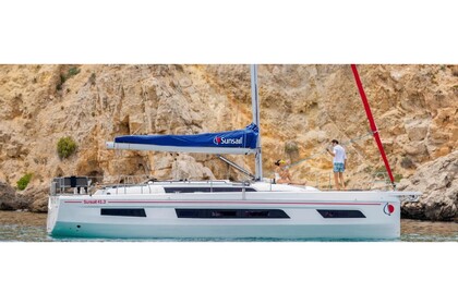 Hire Sailboat  Sunsail 41.3 Road Town