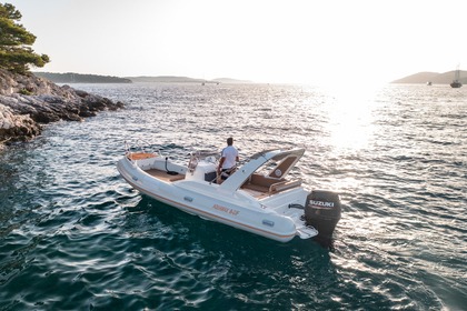 Charter RIB Aquamax B 23 F Hvar