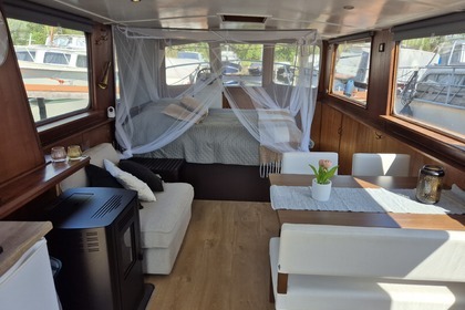 Verhuur Woonboot Unieke woonboot Volledig elektrisch! Aalsmeer