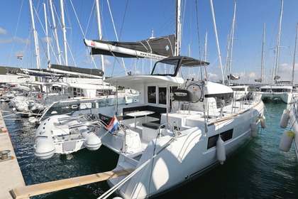 Hire Catamaran  Lagoon 40 (2) Sukošan