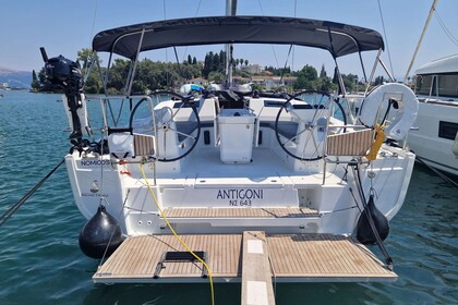 Verhuur Zeilboot Beneteau Oceanis 40.1 Corfu