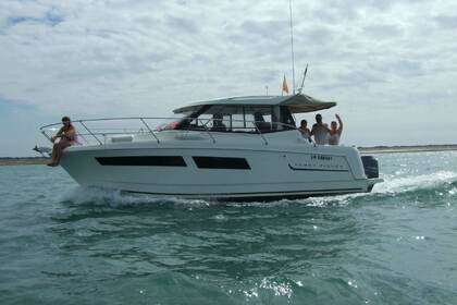 Charter Motorboat JEANNEAU MERRY FISHER 855 La Rochelle