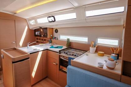 Charter Sailboat  Jeanneau Sun Odyssey 410 Cecina