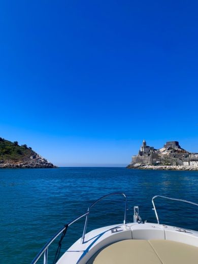 La Spezia Motorboat Sessa Marine Key Largo 24 alt tag text