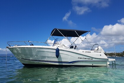 Rental Motorboat BENETEAU Flyer 6.6 Spacedeck Le Gosier