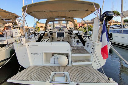 Charter Sailboat  Dufour 390 Grand Large Grimaud