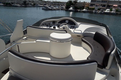 Location Yacht à moteur Azimut Azimut 46 Port-Saint-Louis-du-Rhône