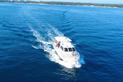 Charter Motorboat Moschini Andromeda Funtana